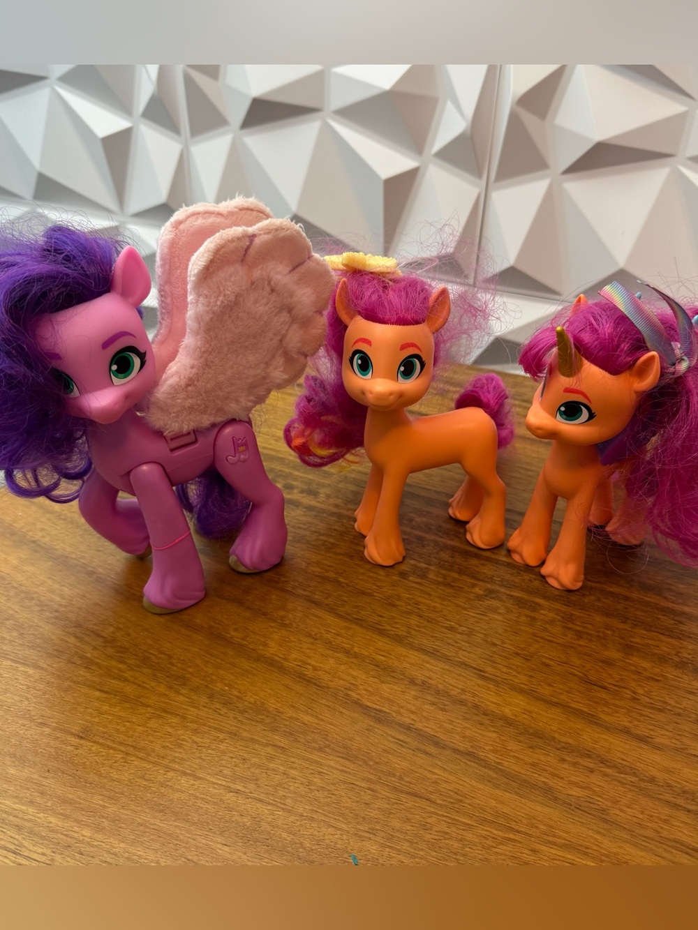 My Little Pony Toy Lot of 3/Pipp Petals with Fuzzy Wings,Sunny Starscout Figures